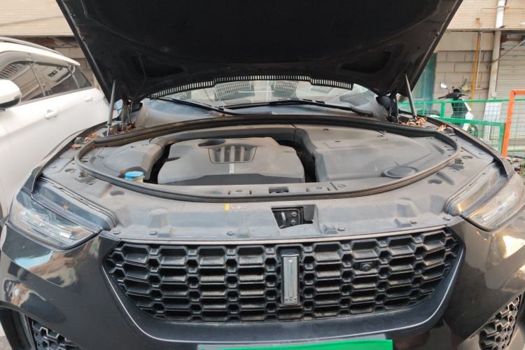 Used Wey VV7 2017 2.0T Flagship Model Engine Bay