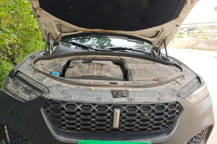 Used Wey VV7 2017 2.0T Ultra-Luxury Version Engine Bay