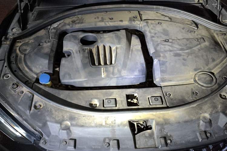Used Wey VV7 2017 2.0T Flagship Model Engine Bay