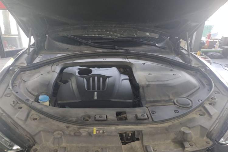 Used Wey VV7 2017 2.0T Ultra-Luxury Version Engine Bay