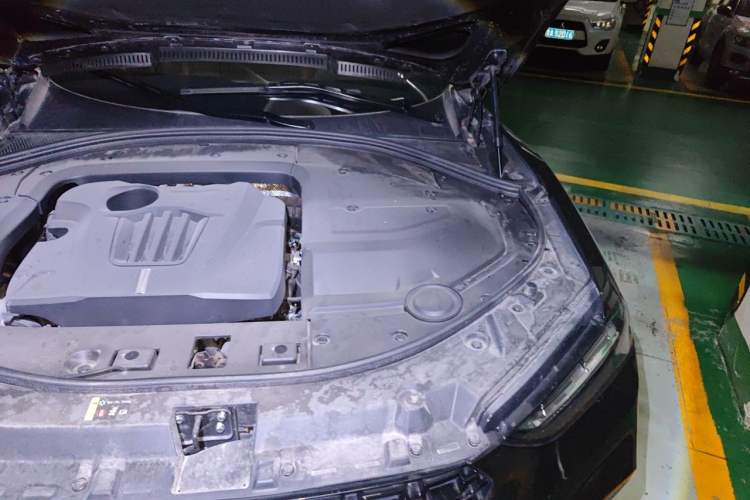 Used Wey VV7 2017 2.0T Flagship Model Engine Bay Left