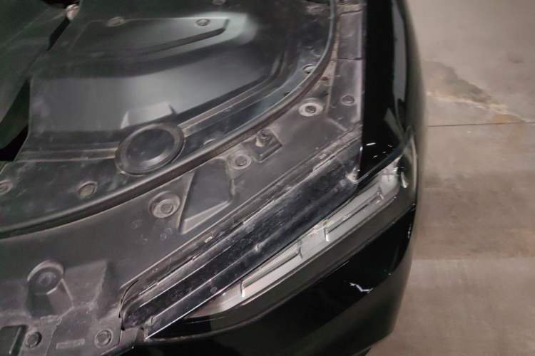 Used Wey VV7 2017 2.0T Ultra-Luxury Version Engine Bay Left