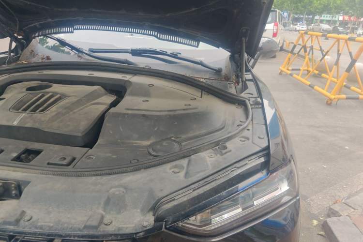 Used Wey VV7 2017 2.0T Flagship Model Engine Bay Left
