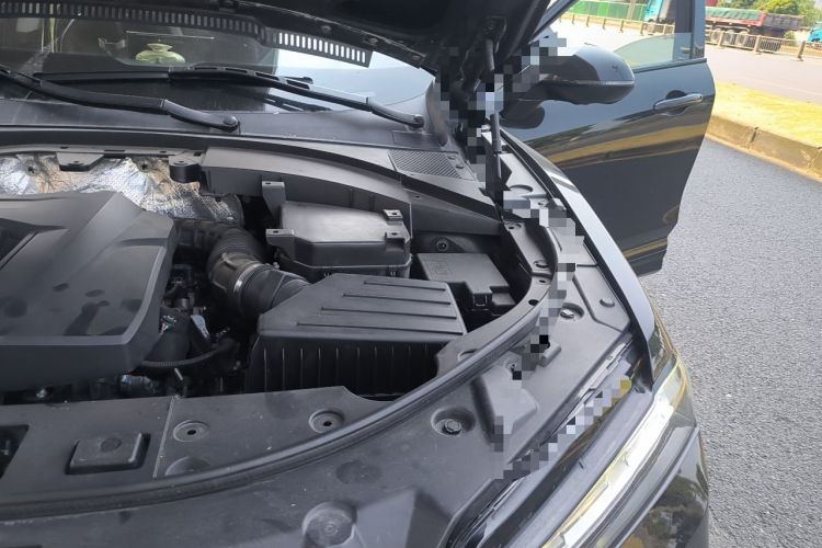 Used Wey VV7 2017 2.0T Ultra-Luxury Version Engine Bay Left