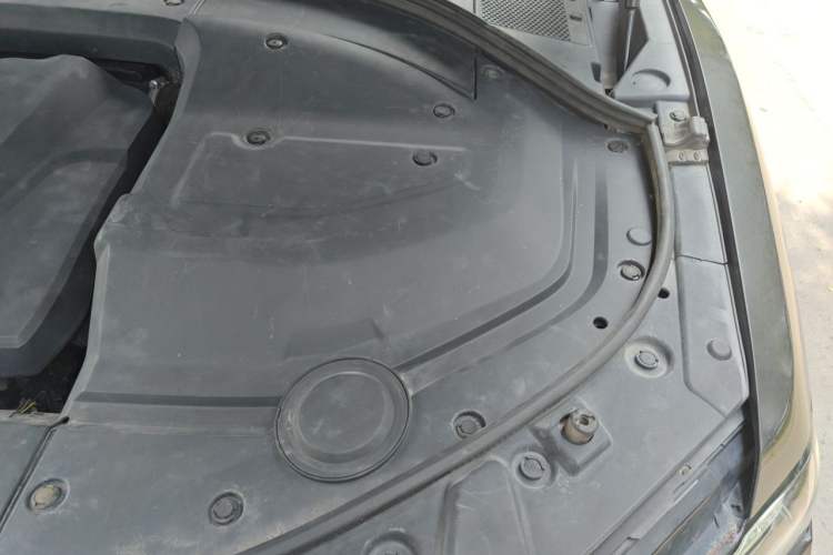 Used Wey VV7 2017 2.0T Flagship Model Engine Bay Left