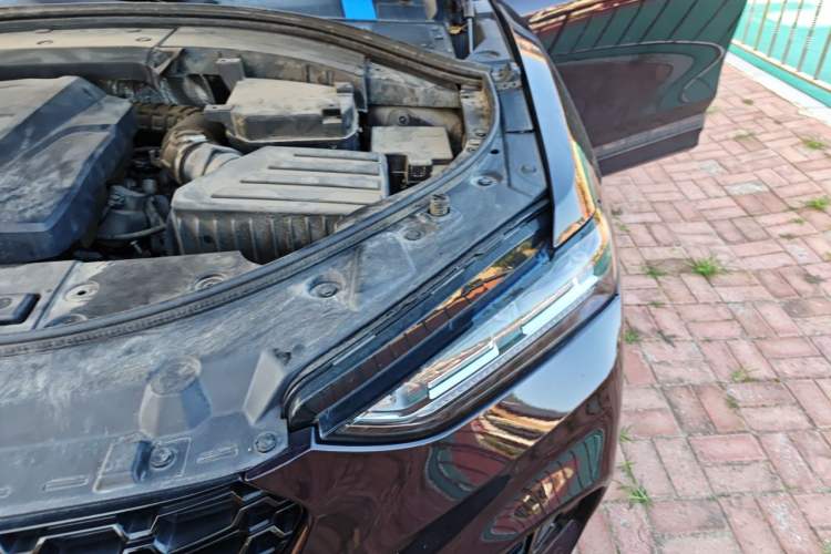 Used Wey VV7 2017 2.0T Flagship Model Engine Bay Left