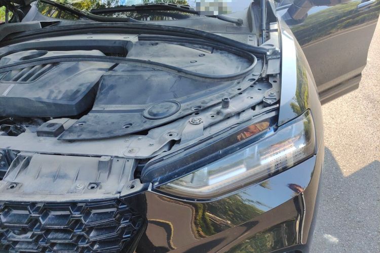 Used Wey VV7 2017 2.0T Flagship Model Engine Bay Left