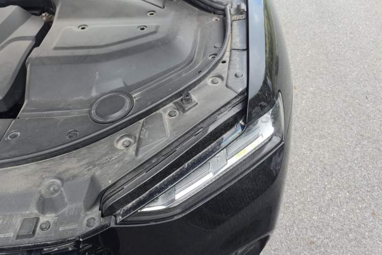 Used Wey VV7 2017 VV7c 2.0T Flagship Model Engine Bay Left