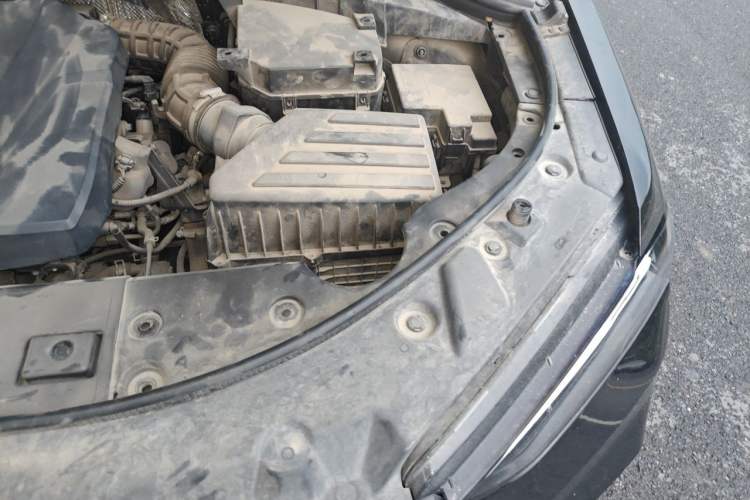 Used Wey VV7 2017 2.0T Flagship Model Engine Bay Left