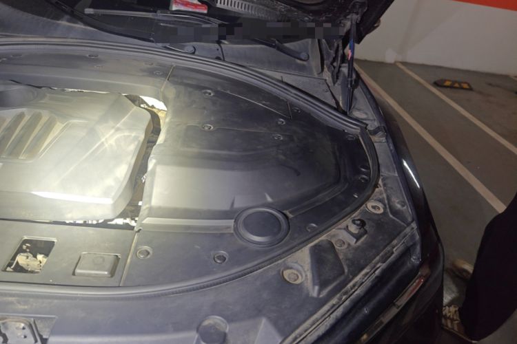 Used Wey VV7 2017 2.0T Flagship Model Engine Bay Left