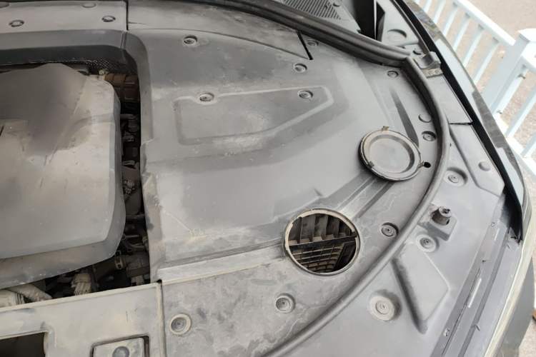 Used Wey VV7 2017 2.0T Flagship Model Engine Bay Left