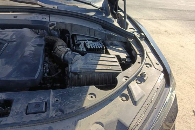 Used Wey VV7 2017 2.0T Ultra-Luxury Version Engine Bay Left