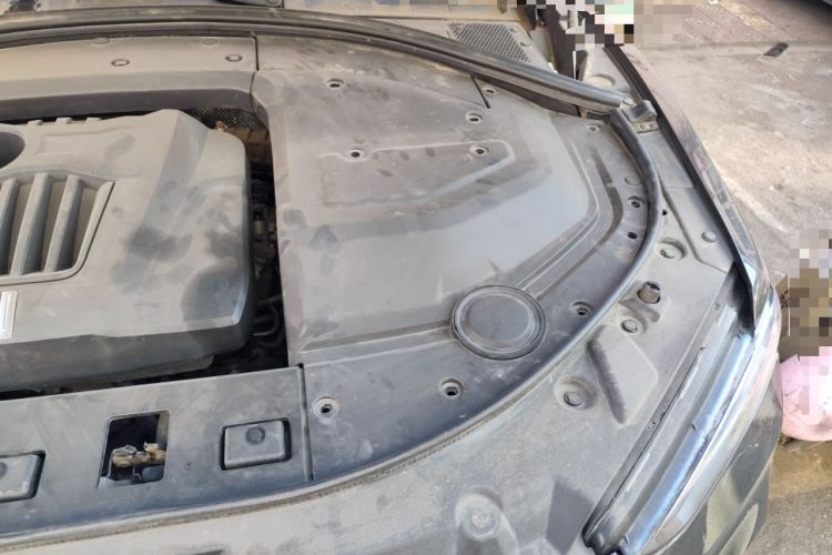Used Wey VV7 2017 2.0T Luxury Model Engine Bay Left