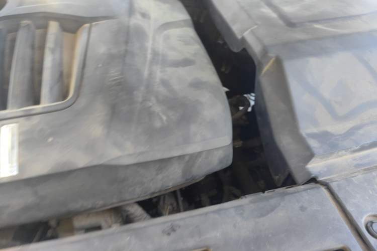 Used Wey VV7 2017 2.0T Flagship Model Engine Bay Left