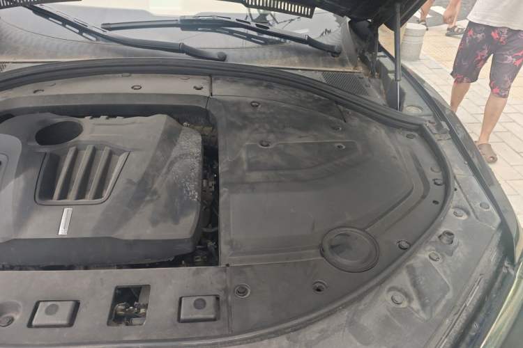 Used Wey VV7 2017 2.0T Flagship Model Engine Bay Left