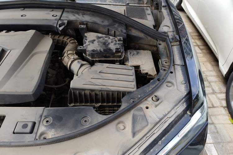 Used Wey VV7 2017 2.0T Ultra-Luxury Version Engine Bay Left