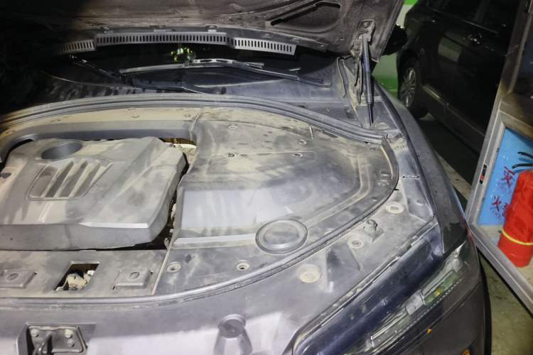 Used Wey VV7 2017 2.0T Luxury Model Engine Bay Left