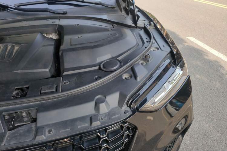 Used Wey VV7 2017 2.0T Flagship Model Engine Bay Left