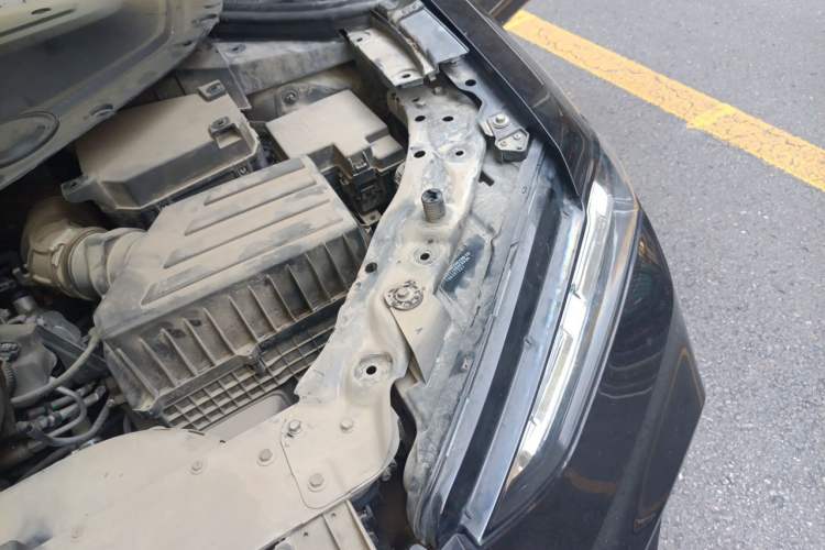 Used Wey VV7 2017 2.0T Flagship Model Engine Bay Left