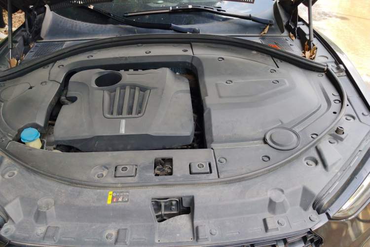 Used Wey VV7 2017 2.0T Ultra-Luxury Version Engine Bay