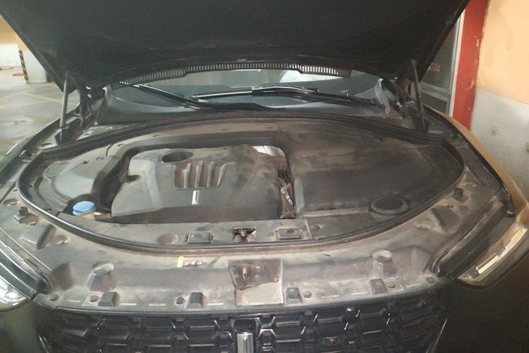 Used Wey VV7 2017 2.0T Ultra-Luxury Version Engine Bay