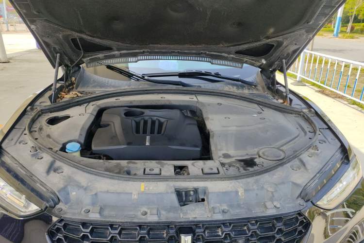 Used Wey VV7 2017 2.0T Ultra-Luxury Version Engine Bay