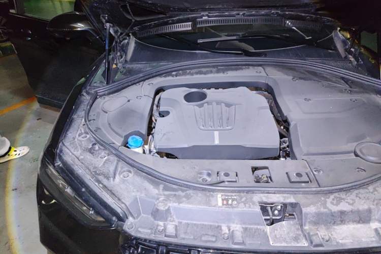 Used Wey VV7 2017 2.0T Flagship Model Engine Bay Right