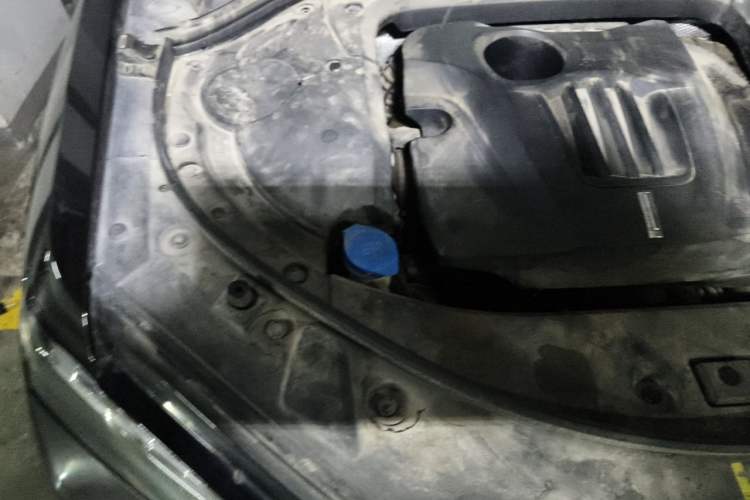 Used Wey VV7 2017 2.0T Flagship Model Engine Bay Right