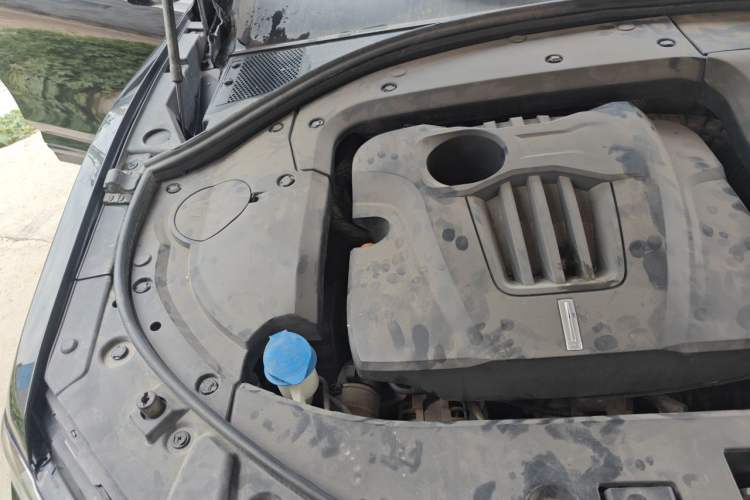 Used Wey VV7 2017 2.0T Luxury Model Engine Bay Right