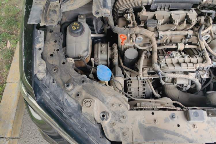 Used Wey VV7 2017 2.0T Luxury Model Engine Bay Right