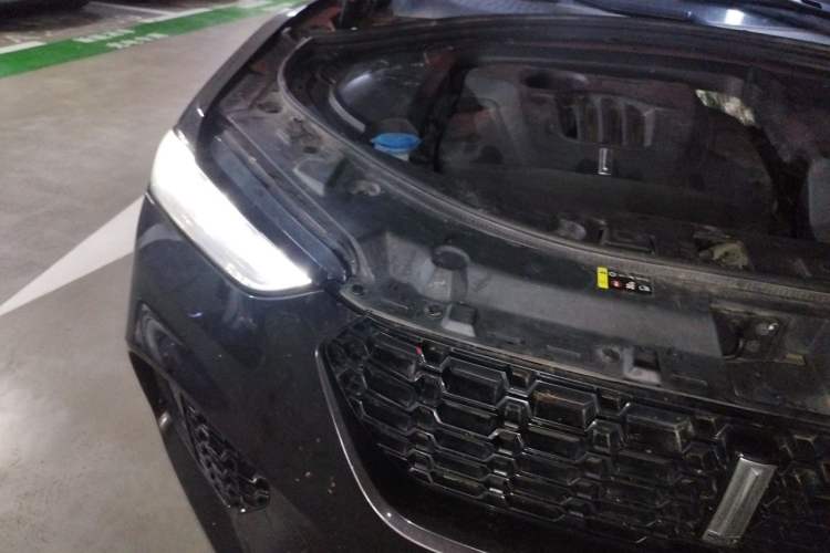 Used Wey VV7 2017 2.0T Flagship Model Engine Bay Right