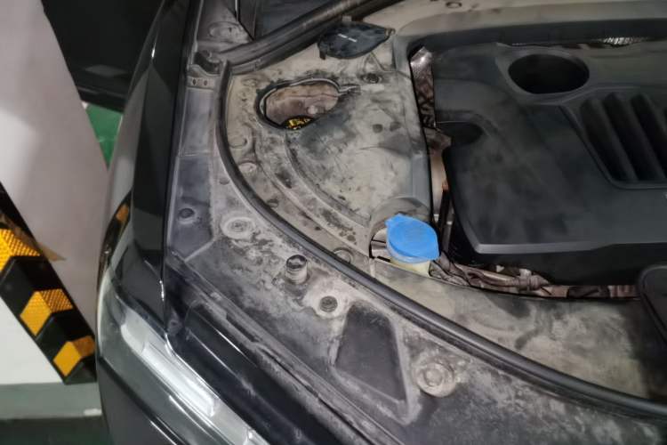 Used Wey VV7 2017 2.0T Flagship Model Engine Bay Right