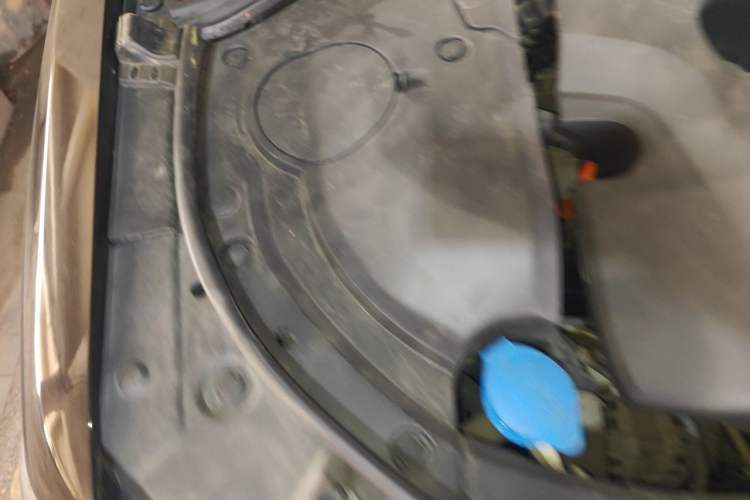 Used Wey VV7 2017 2.0T Flagship Model Engine Bay Right