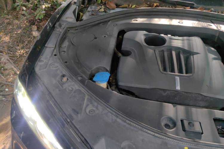 Used Wey VV7 2017 2.0T Flagship Model Engine Bay Right