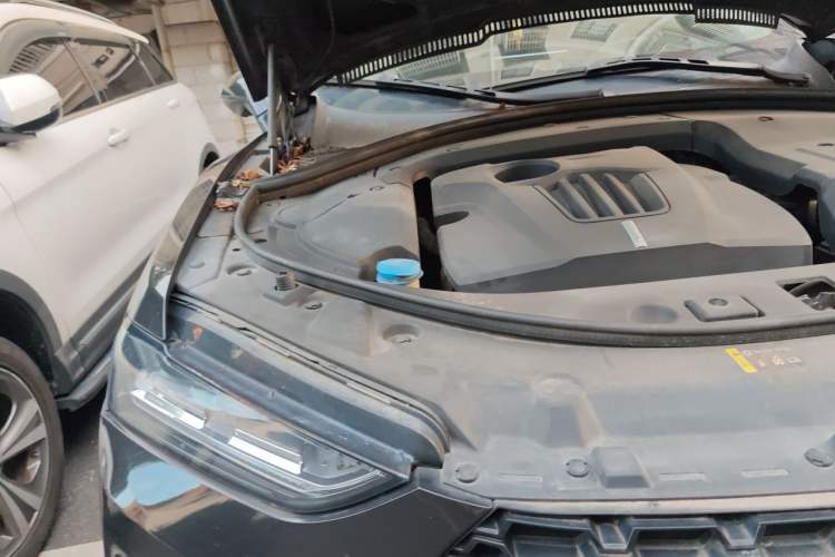 Used Wey VV7 2017 2.0T Flagship Model Engine Bay Right