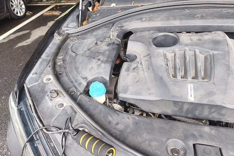 Used Wey VV7 2017 VV7c 2.0T Flagship Model Engine Bay Right