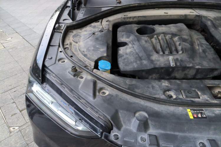 Used Wey VV7 2017 VV7c 2.0T Luxury Model Engine Bay Right