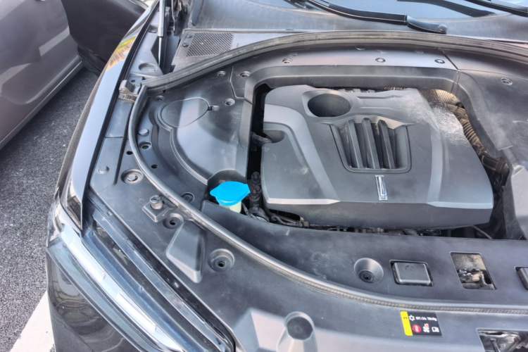 Used Wey VV7 2017 2.0T Flagship Model Engine Bay Right