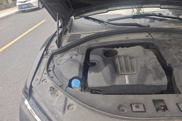 Used Wey VV7 2017 2.0T Flagship Model Engine Bay Right