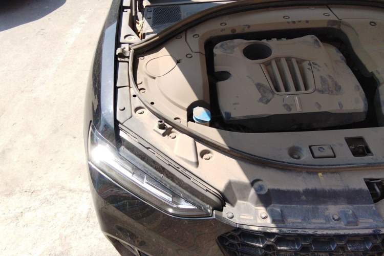 Used Wey VV7 2017 2.0T Flagship Model Engine Bay Right