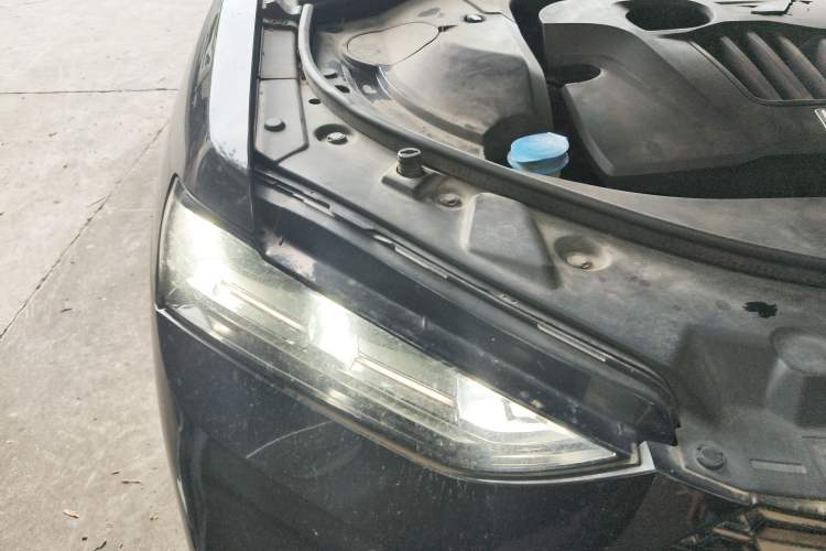 Used Wey VV7 2017 2.0T Flagship Model Engine Bay Right