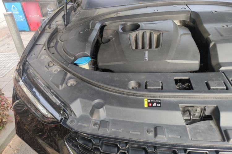 Used Wey VV7 2017 2.0T Flagship Model Engine Bay Right