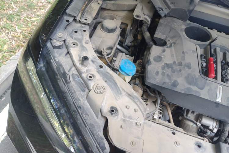 Used Wey VV7 2017 2.0T Flagship Model Engine Bay Right