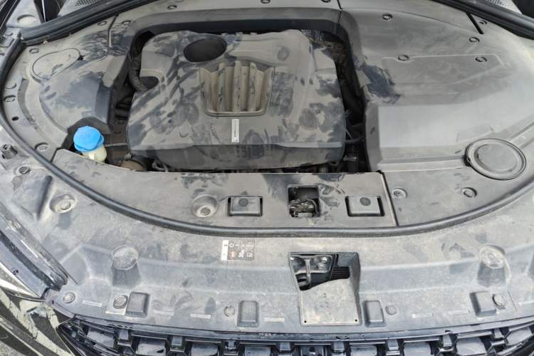 Used Wey VV7 2017 2.0T Ultra-Luxury Version Engine Bay