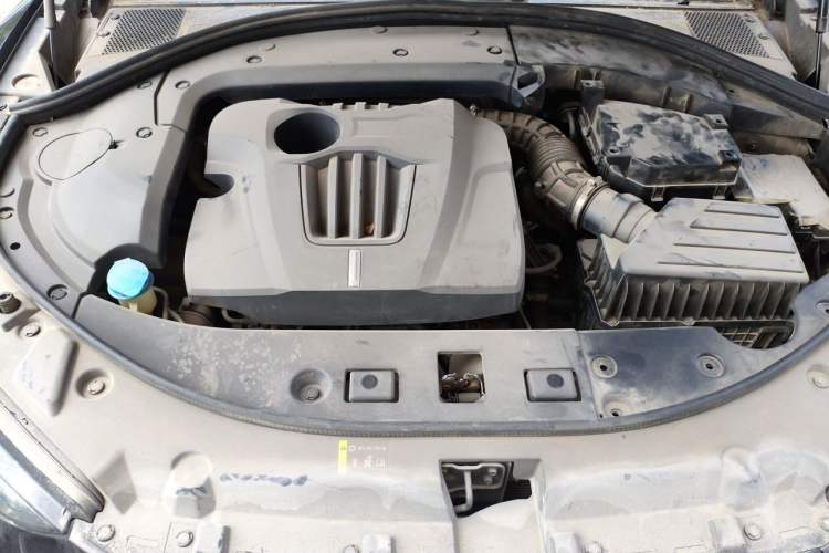 Used Wey VV7 2017 2.0T Ultra-Luxury Version Engine Bay