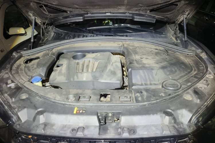 Used Wey VV7 2017 2.0T Luxury Model Engine Bay