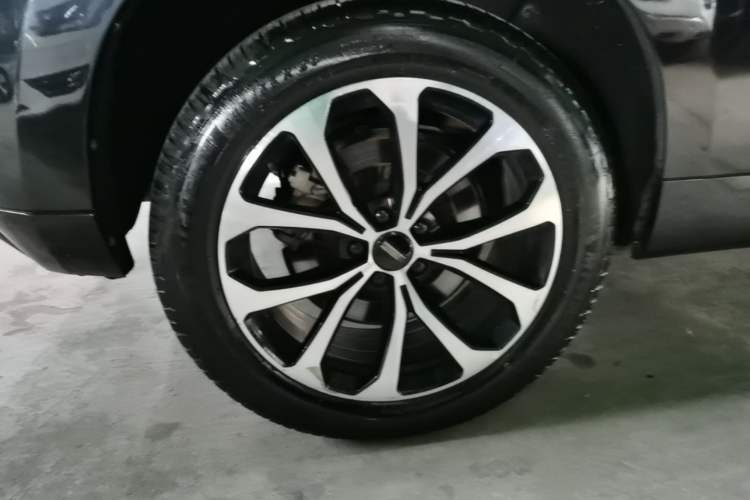 Used Wey VV7 2017 2.0T Ultra-Luxury Version Exterior 2