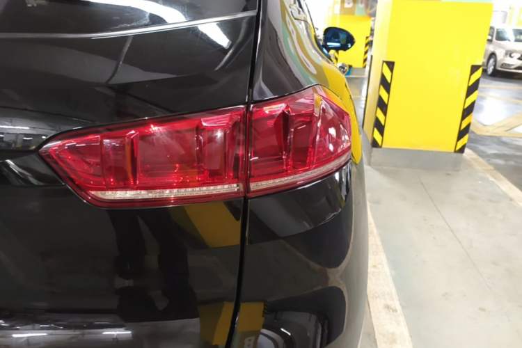Used Wey VV7 2017 2.0T Flagship Model Exterior 3