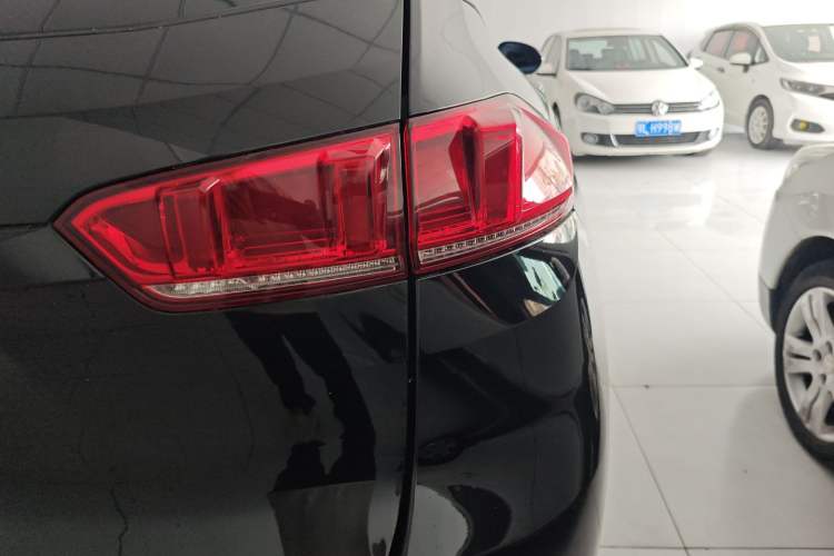 Used Wey VV7 2017 2.0T Flagship Model Exterior 3
