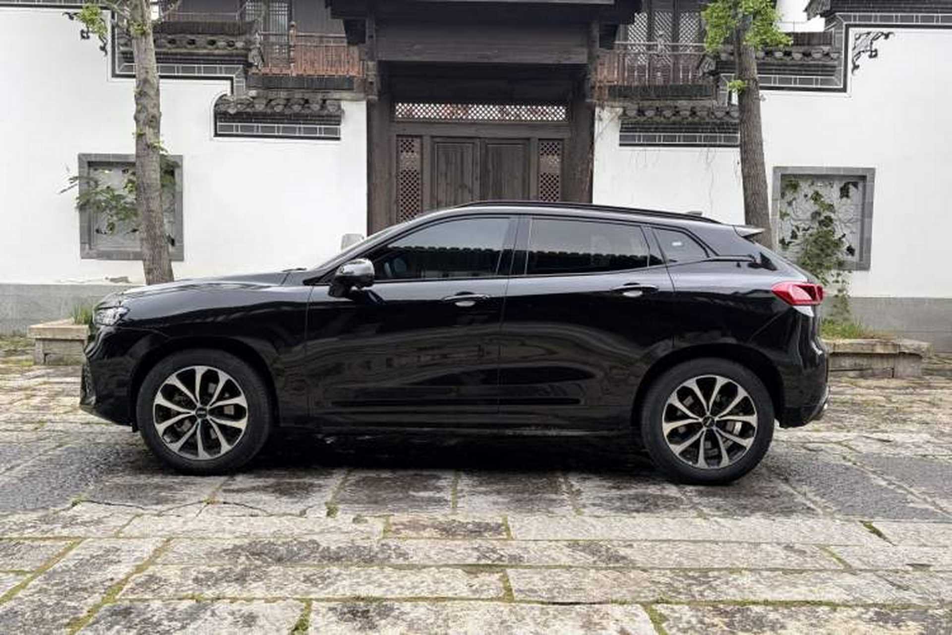 Used Wey VV7 2017 2.0T Ultra-Luxury Version Exterior 3